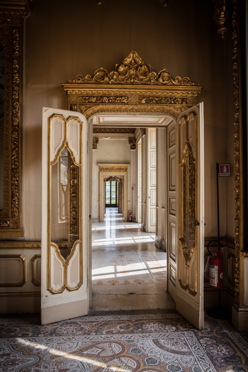 VISITE GUIDATE IN VILLA TITTONI