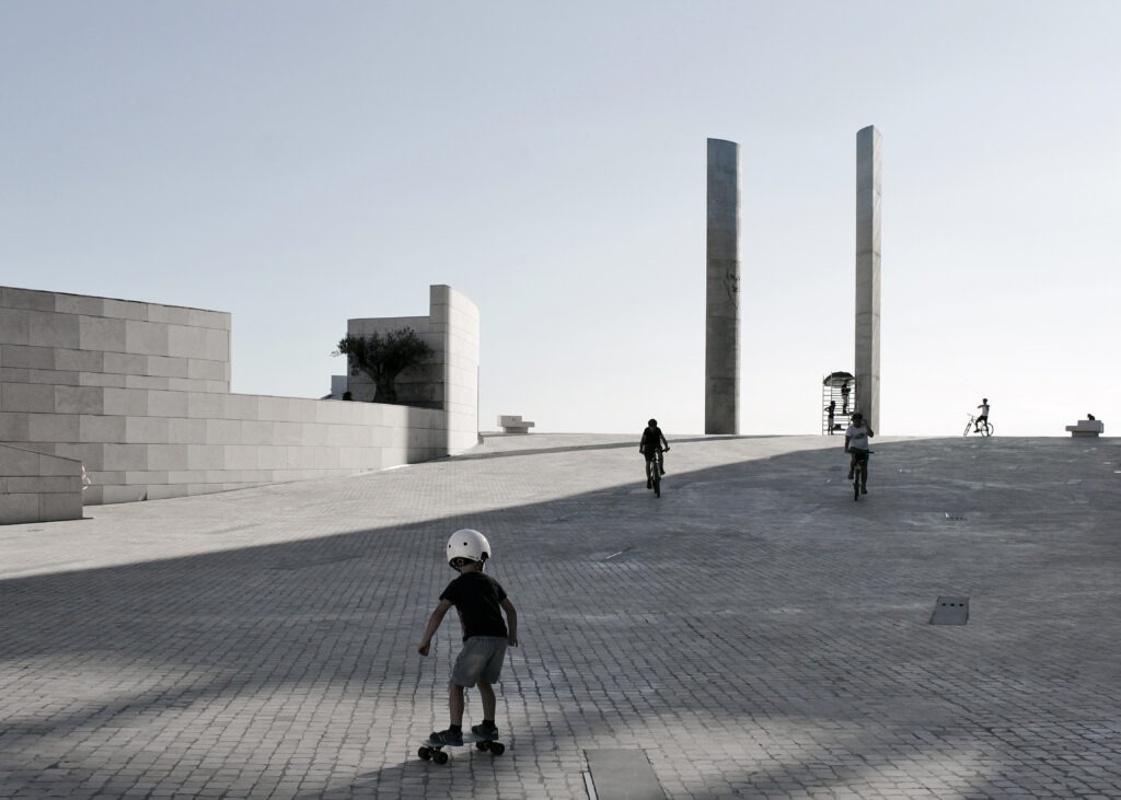 CITTÀ SOSPESE - Fotografie di Elena Galimberti
